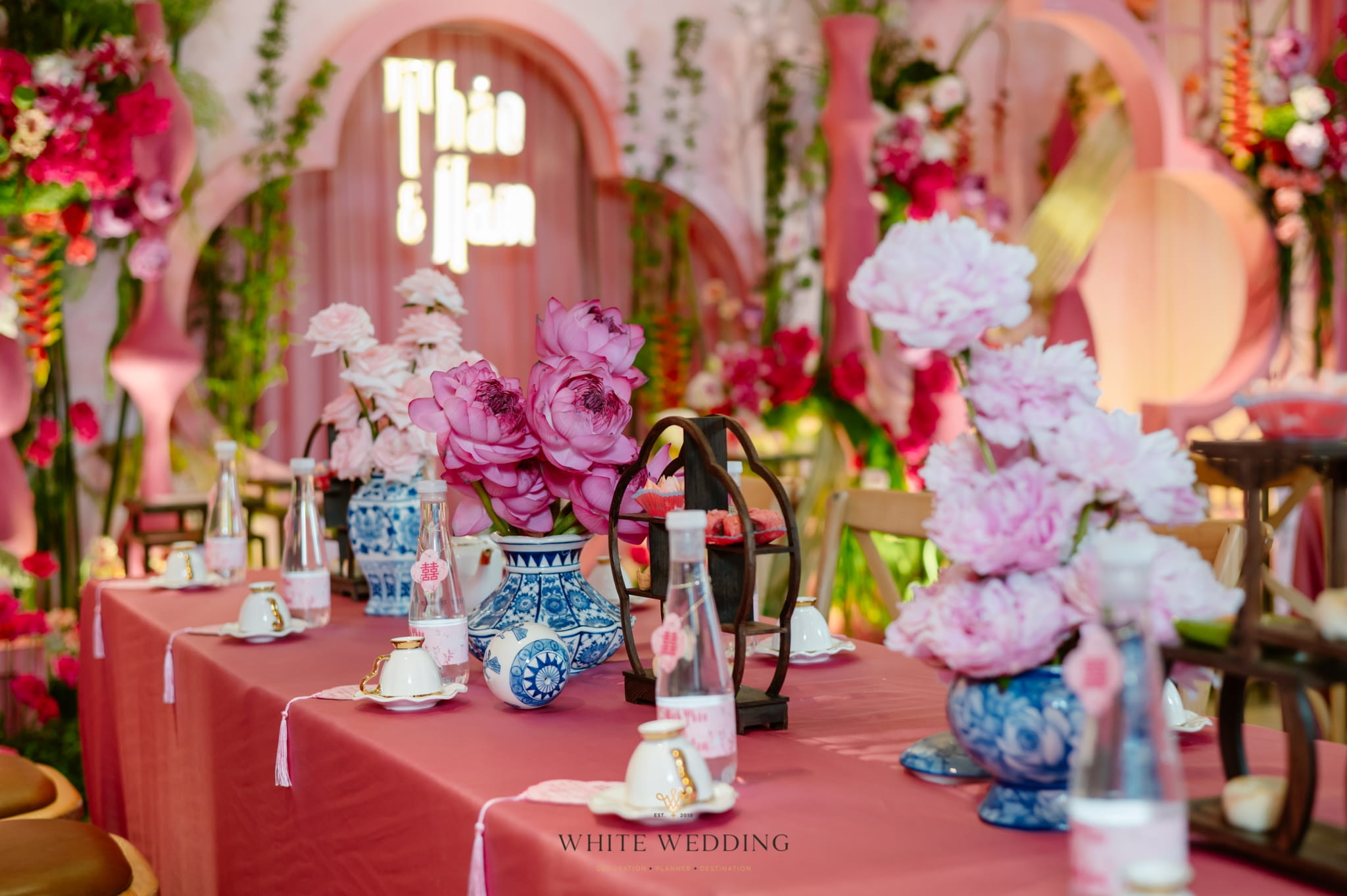 Hồng Môn Hoa Viên 18 batch trang tri le gia tien hong mon hoa vien white wedding 117