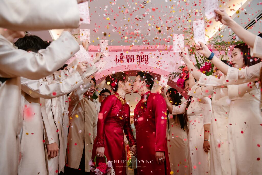 batch trang tri le gia tien hong mon hoa vien white wedding 2 3