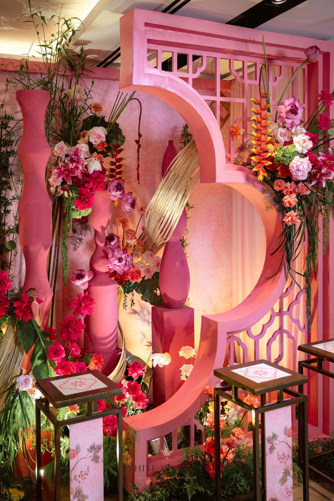 Hồng Môn Hoa Viên 15 batch trang tri le gia tien hong mon hoa vien white wedding 37