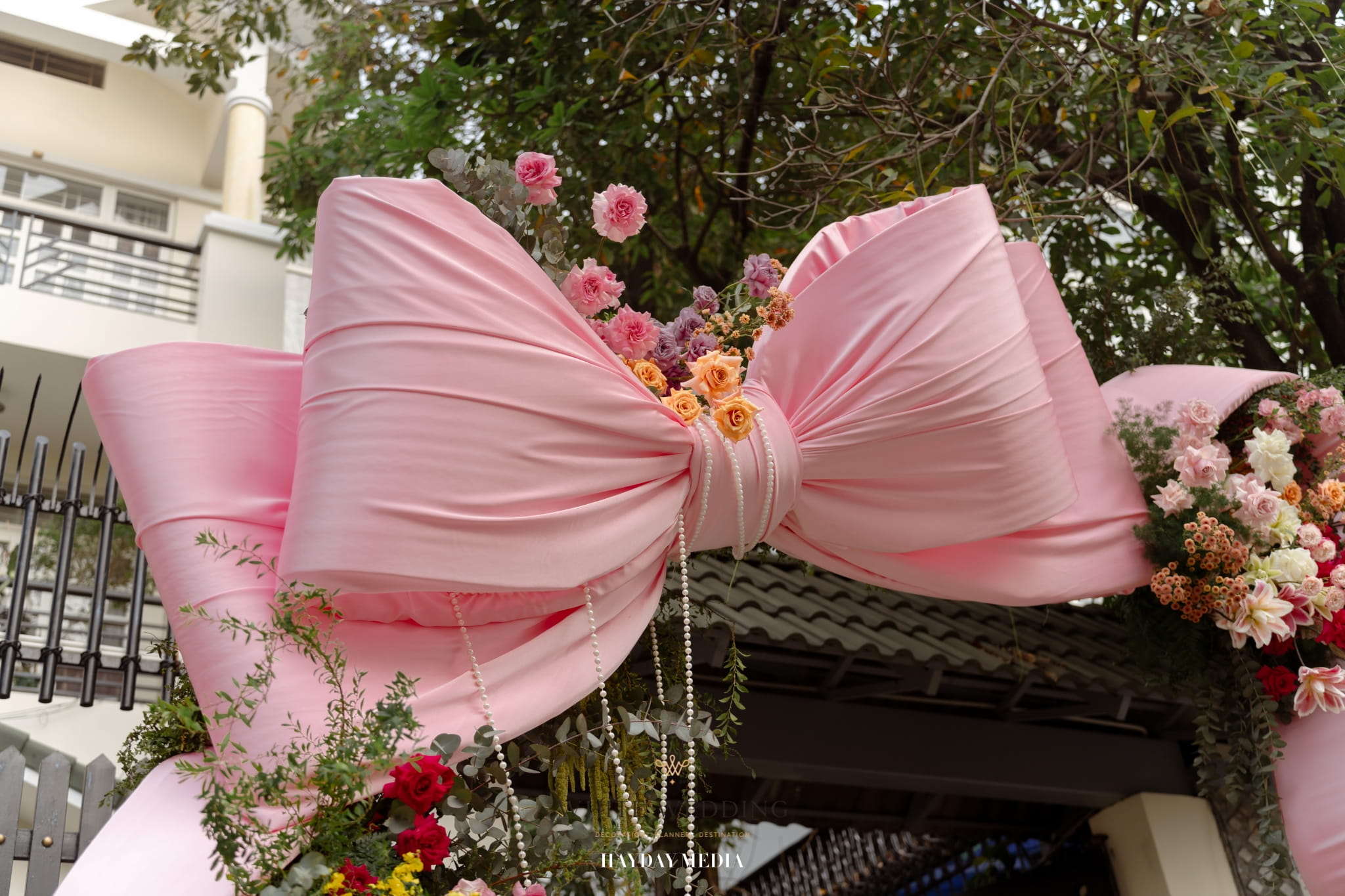 Nơ & Mèo 12 batch trang tri le gia tien no va meo white wedding 1