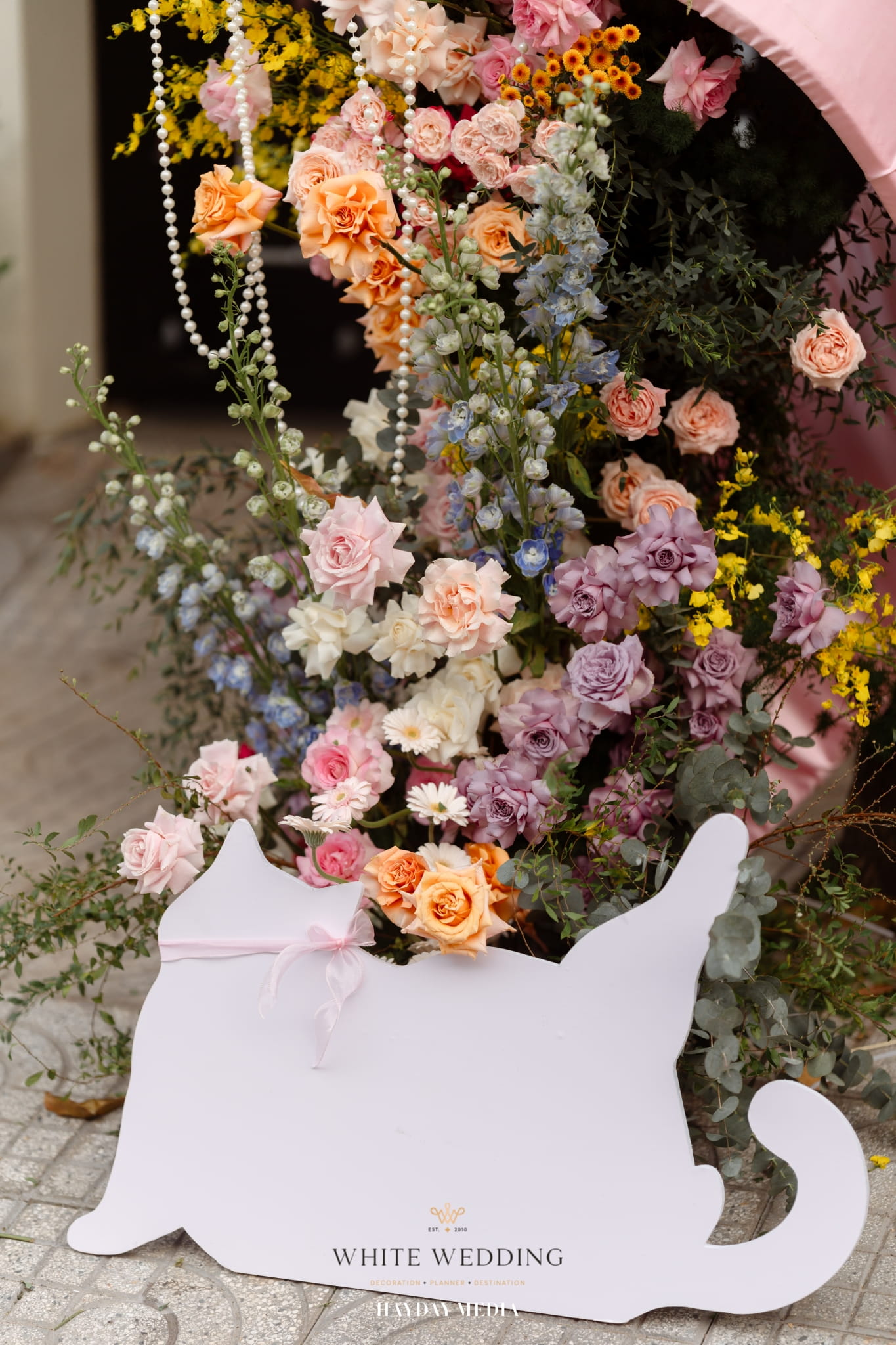 Nơ & Mèo 8 batch trang tri le gia tien no va meo white wedding 10