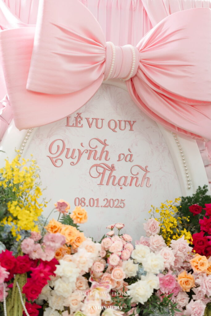 batch trang tri le gia tien no va meo white wedding 17 1