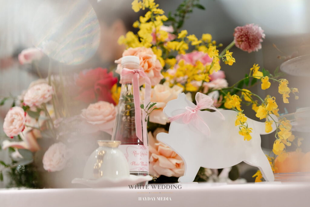 Nơ & Mèo 21 batch trang tri le gia tien no va meo white wedding 20