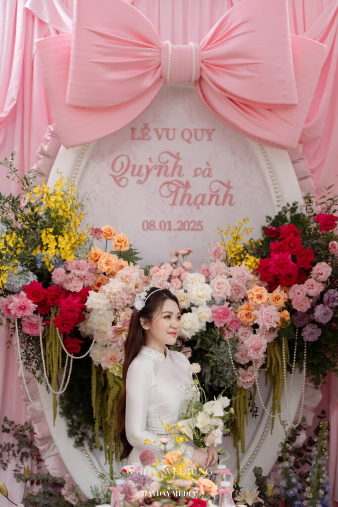batch trang tri le gia tien no va meo white wedding 37 1