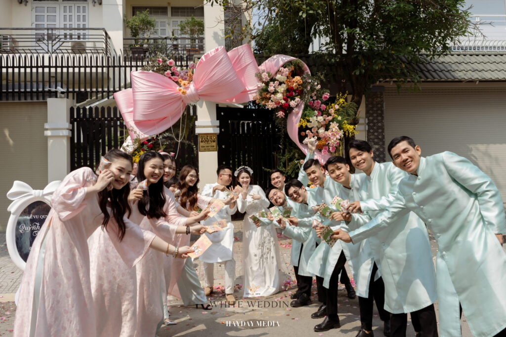 Nơ & Mèo 29 batch trang tri le gia tien no va meo white wedding 38