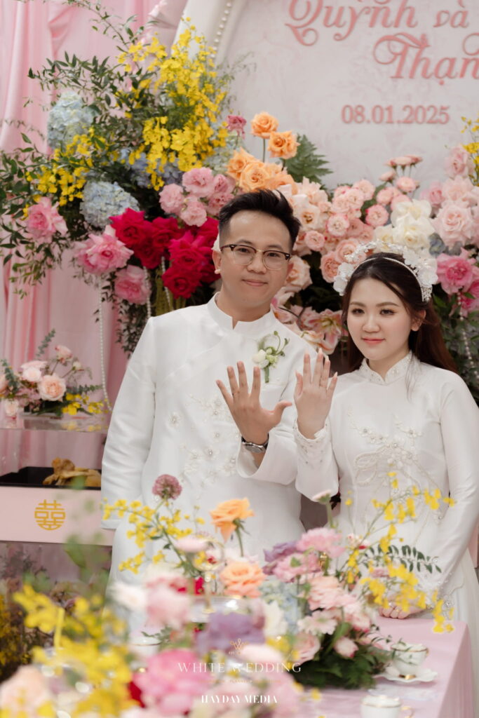 batch trang tri le gia tien no va meo white wedding 44 1