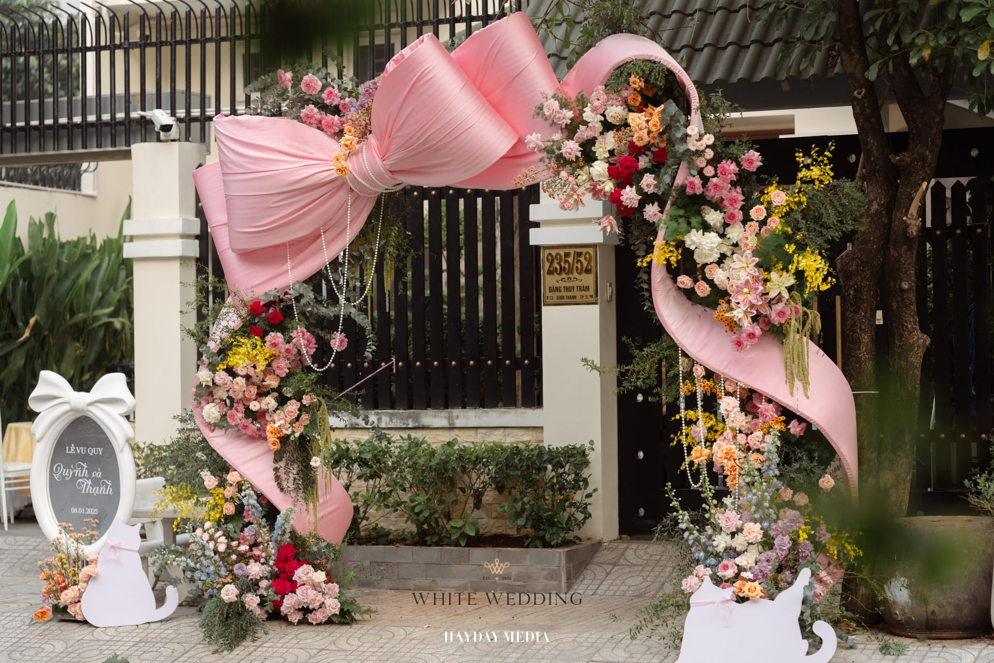 Nơ & Mèo 11 batch trang tri le gia tien no va meo white wedding 8