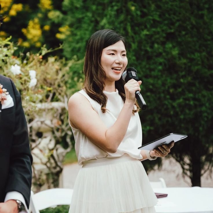 Chọn MC Đám Cưới: Kinh Nghiệm Tìm Người Dẫn Dắt Phù Hợp Cho Ngày Trọng Đại 8 863c0bb92819bf5a157b6be29fbf87c0