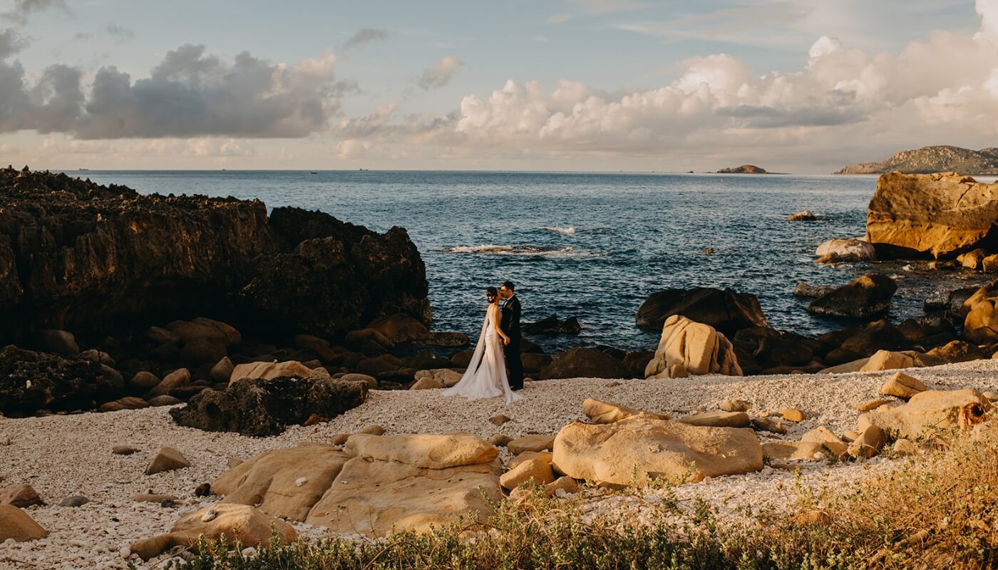 Destination Wedding Tại Việt Nam: Hướng Dẫn Tổ Chức & Top Địa Điểm 4 destination-wedding-viet-nam-white-wedding