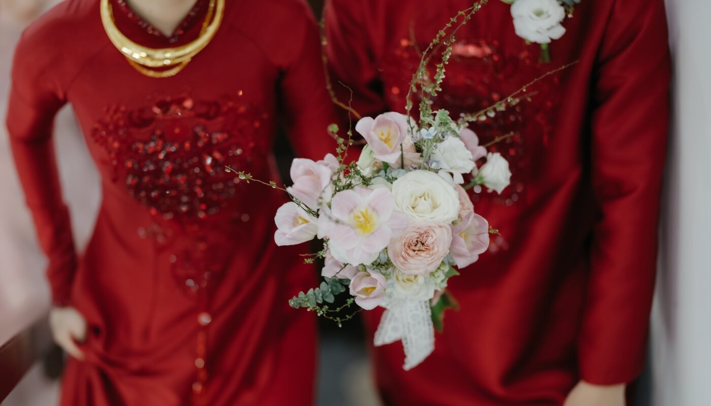 Hoa Trang Trí Lễ Gia Tiên: Ý Nghĩa Từng Loại & Cách Phối Đẹp 2026 2 hoa-trang-tri-le-gia-tien-white-wedding