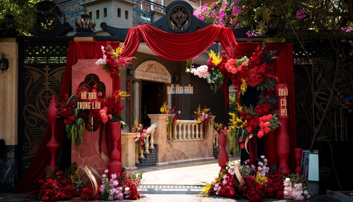 Hoa Trang Trí Lễ Gia Tiên: Ý Nghĩa Từng Loại & Cách Phối Đẹp 2026 3 hoa-trang-tri-le-gia-tien-white-wedding
