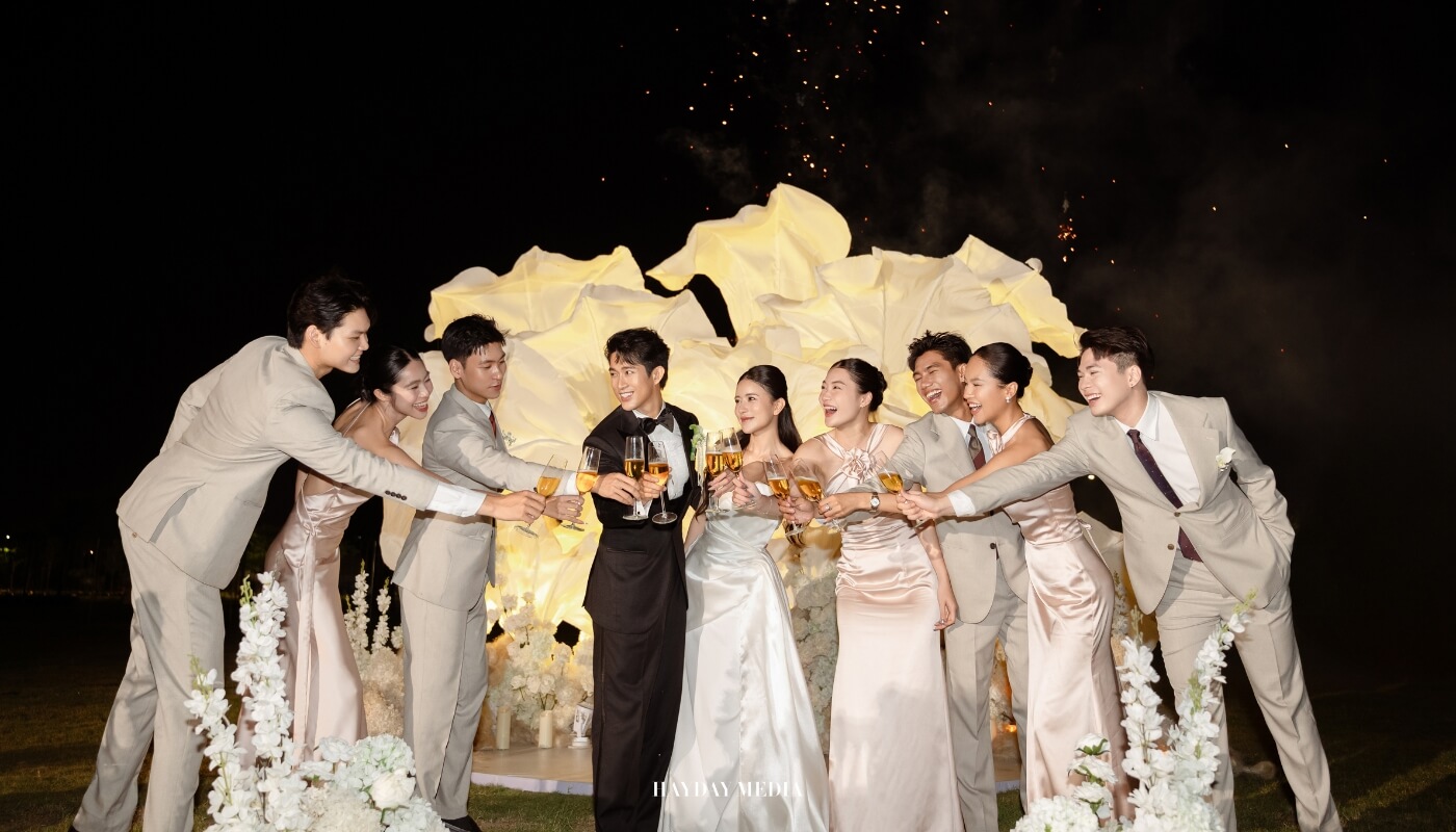 Intimate Wedding: Xu Hướng Tiệc Cưới Thân Mật Dưới 50 Khách 3 intimate-wedding-tiec-cuoi-than-mat-white-wedding