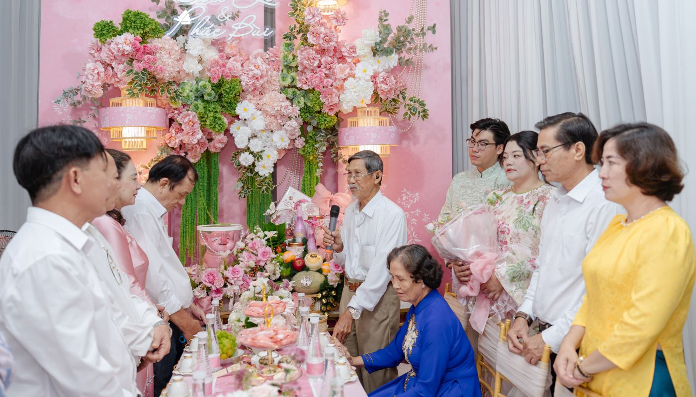 Lễ Dạm Ngõ: Ý Nghĩa, Lễ Vật Cần Chuẩn Bị & Trình Tự Nghi Thức 1 le-dam-ngo-white-wedding