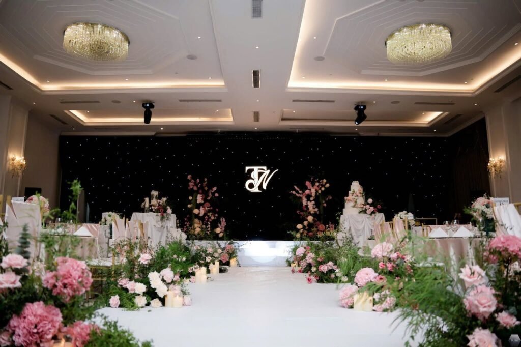merpele crystal palace white wedding 1