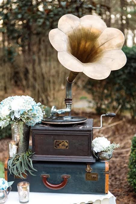 Trang Trí Cưới Phong Cách Hoài Cổ (Vintage/Retro): Ý Tưởng & Cảm Hứng 9 retro wedding 4