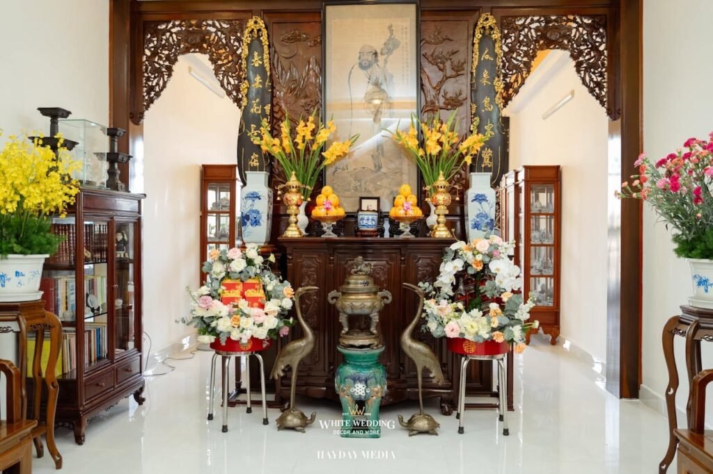 trang tri ban tho gia tien white wedding 4