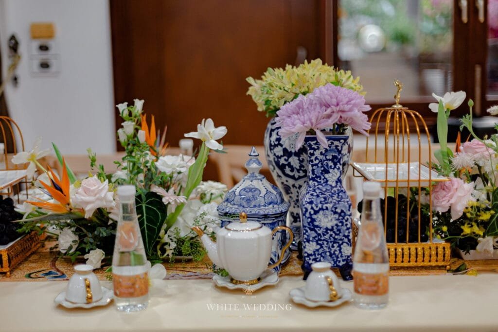 Trang trí lễ gia tiên Indochine: Hoa, vải lụa, đồng hồ cổ 10 trang tri le gia tien khong tuoc white wedding 1