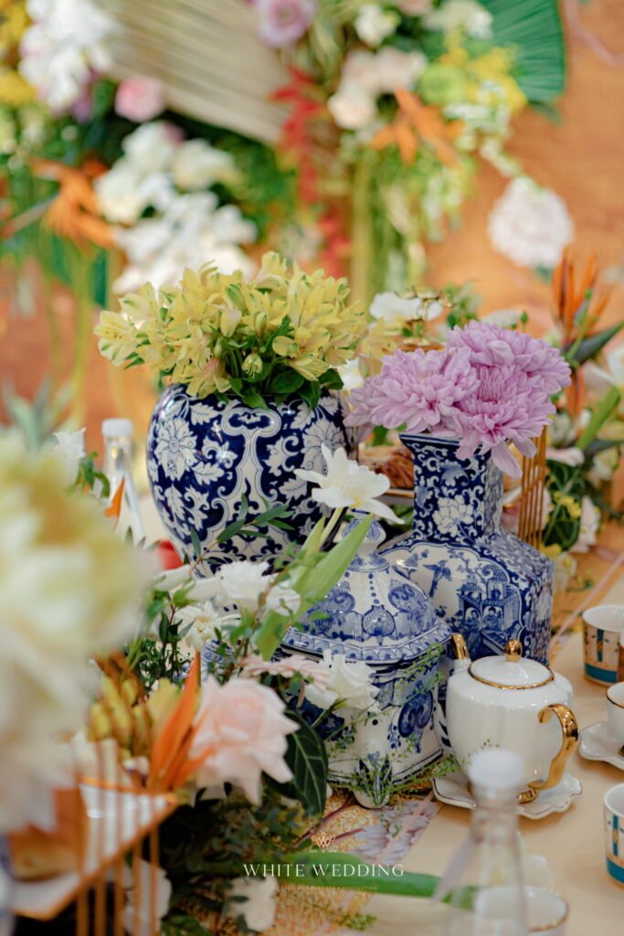 Trang trí lễ gia tiên Indochine: Hoa, vải lụa, đồng hồ cổ 9 trang tri le gia tien khong tuoc white wedding 37 1