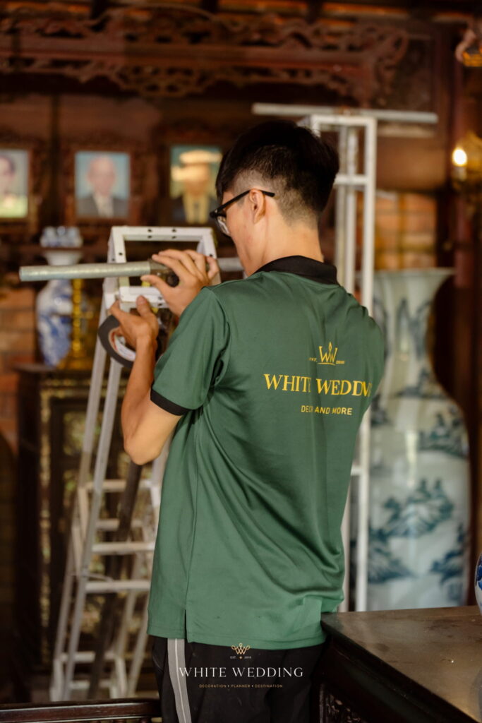 Giải Pháp Trang Trí Gia Tiên Tối Ưu Cho Nhà Phố Nội Thành Gò Vấp, Bình Thạnh & Tân Bình 12 trang tri le gia tien lien van nha sac white wedding 5