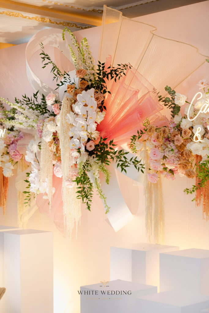 Sunset Peach 19 trang tri le gia tien sunset peach white wedding 46