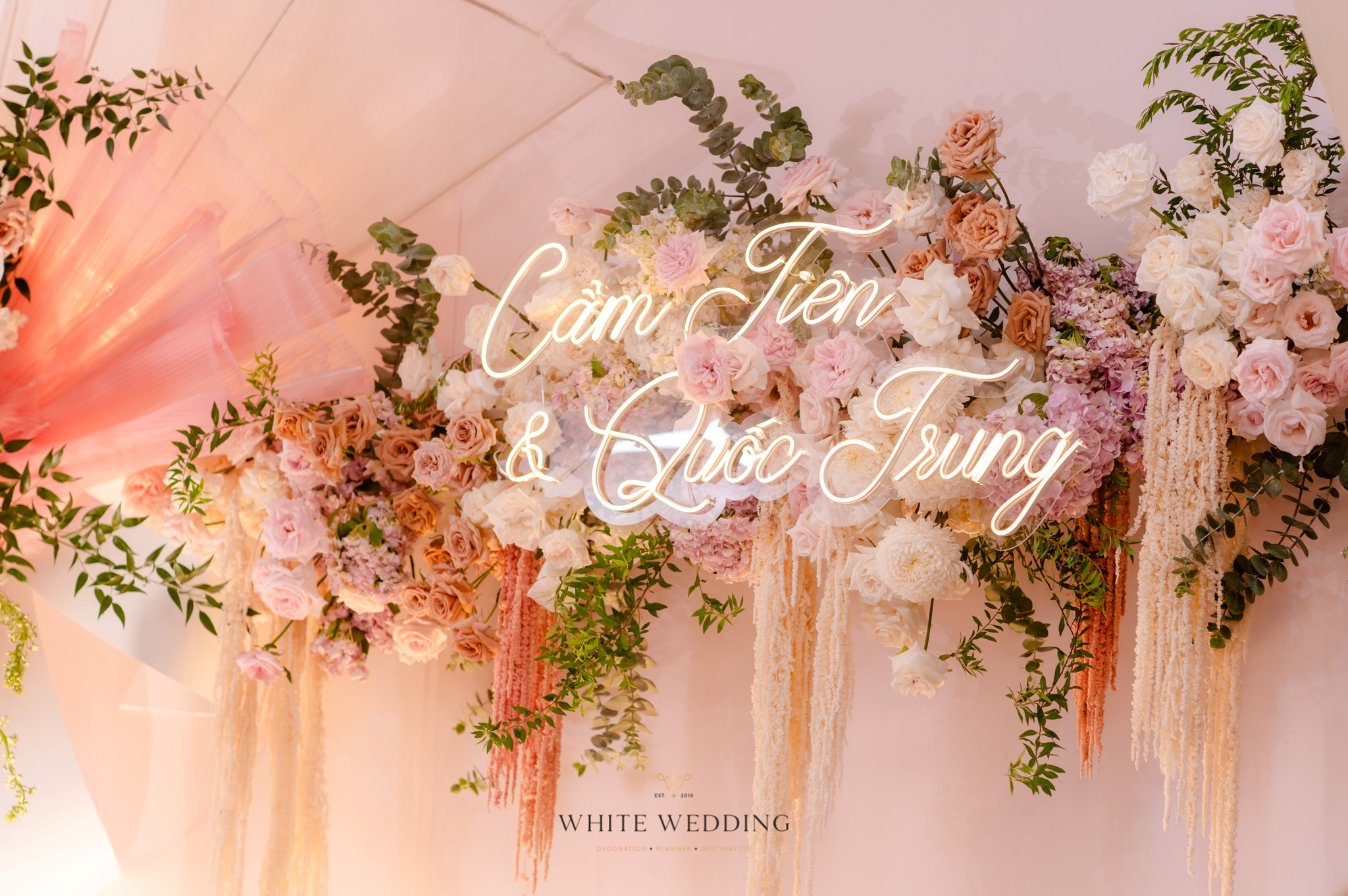 Sunset Peach 6 trang tri le gia tien sunset peach white wedding 6