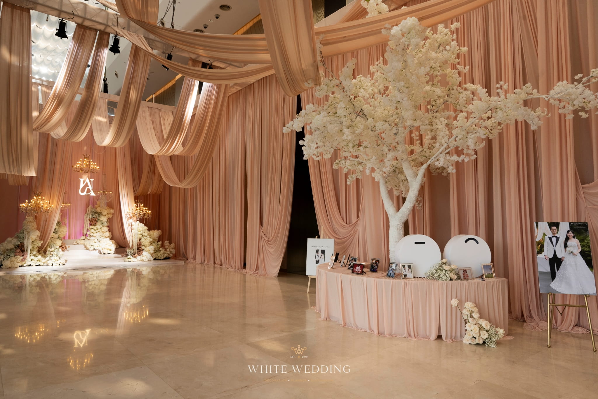 trang tri tiec cuoi a symphony of blooms white wedding 4