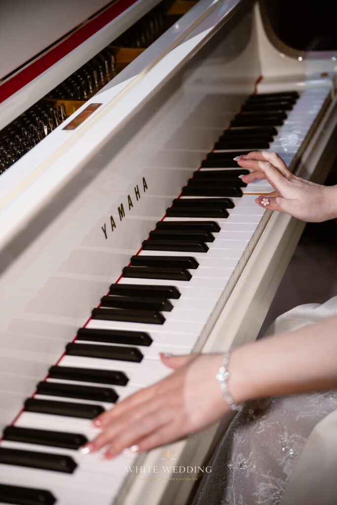 trang tri tiec cuoi floating to the heaven white wedding 113