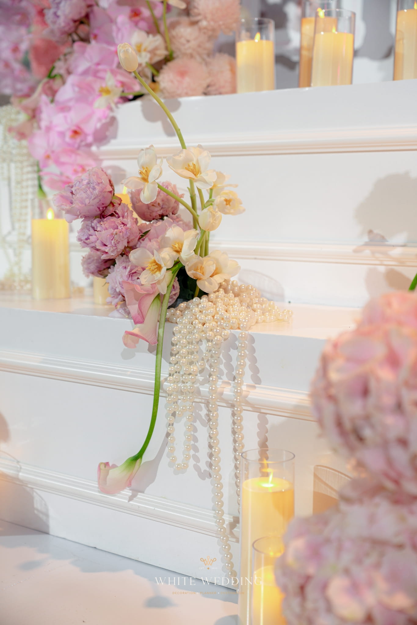 trang tri tiec cuoi floating to the heaven white wedding 34