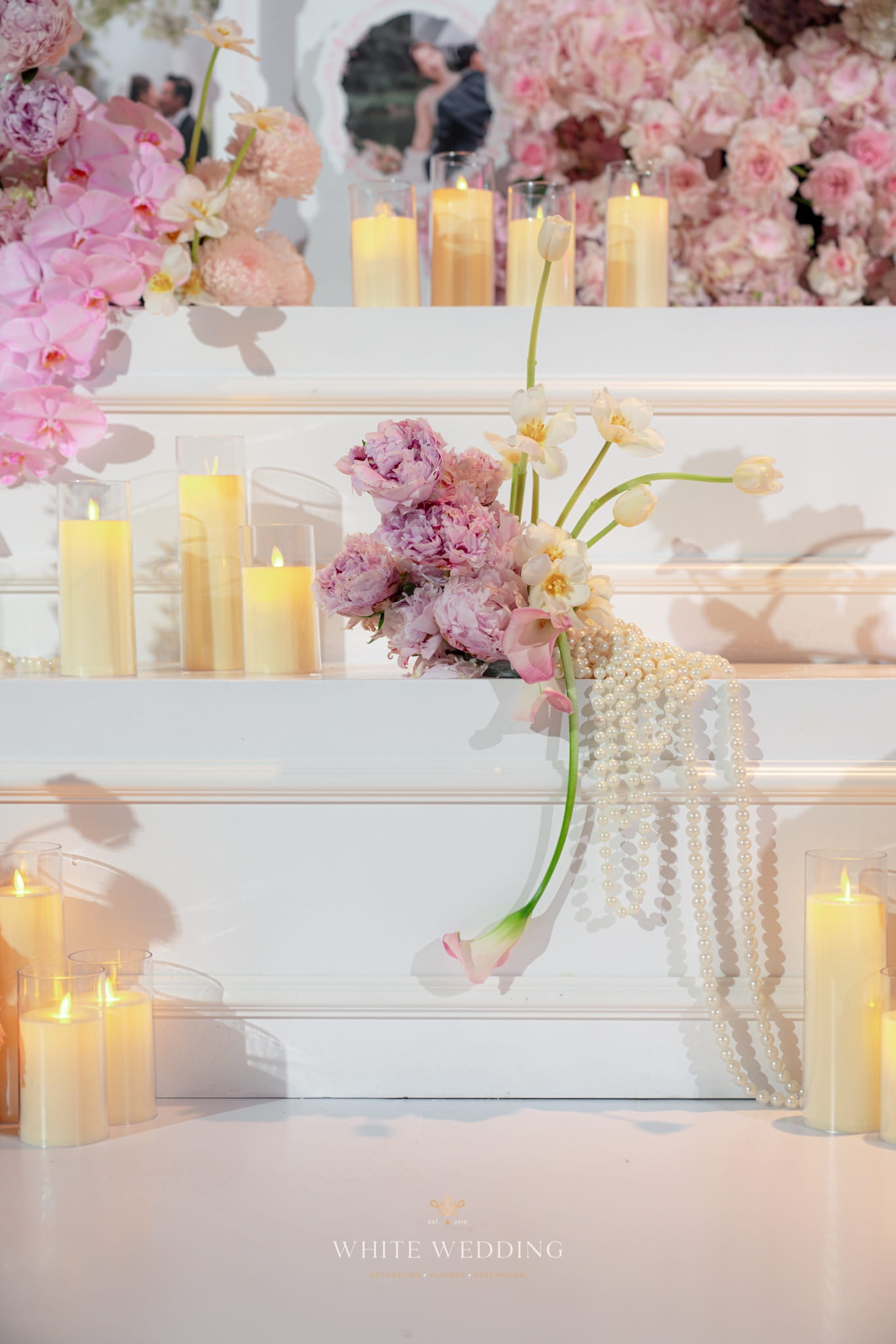 trang tri tiec cuoi floating to the heaven white wedding 36