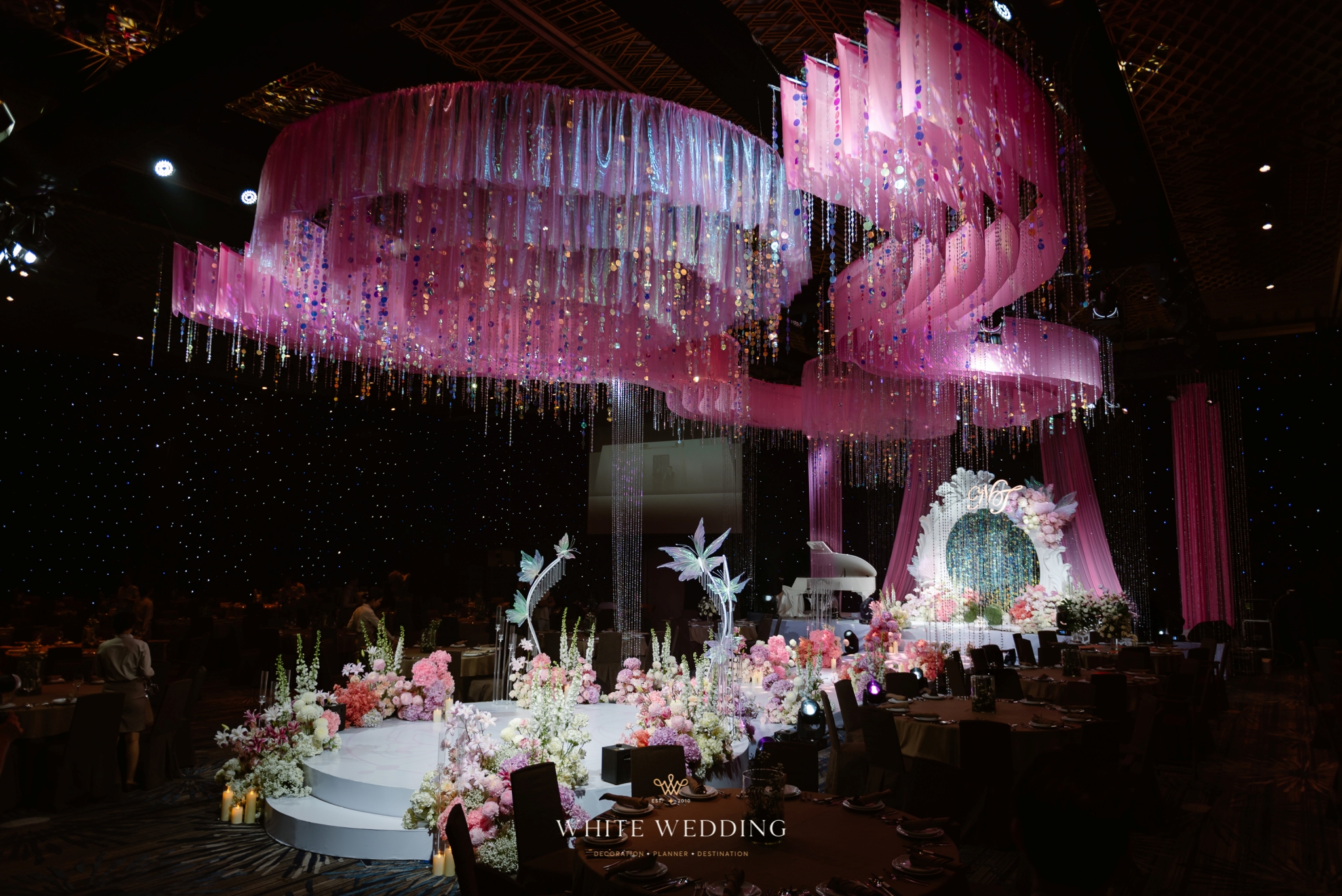 Floating To The Heaven