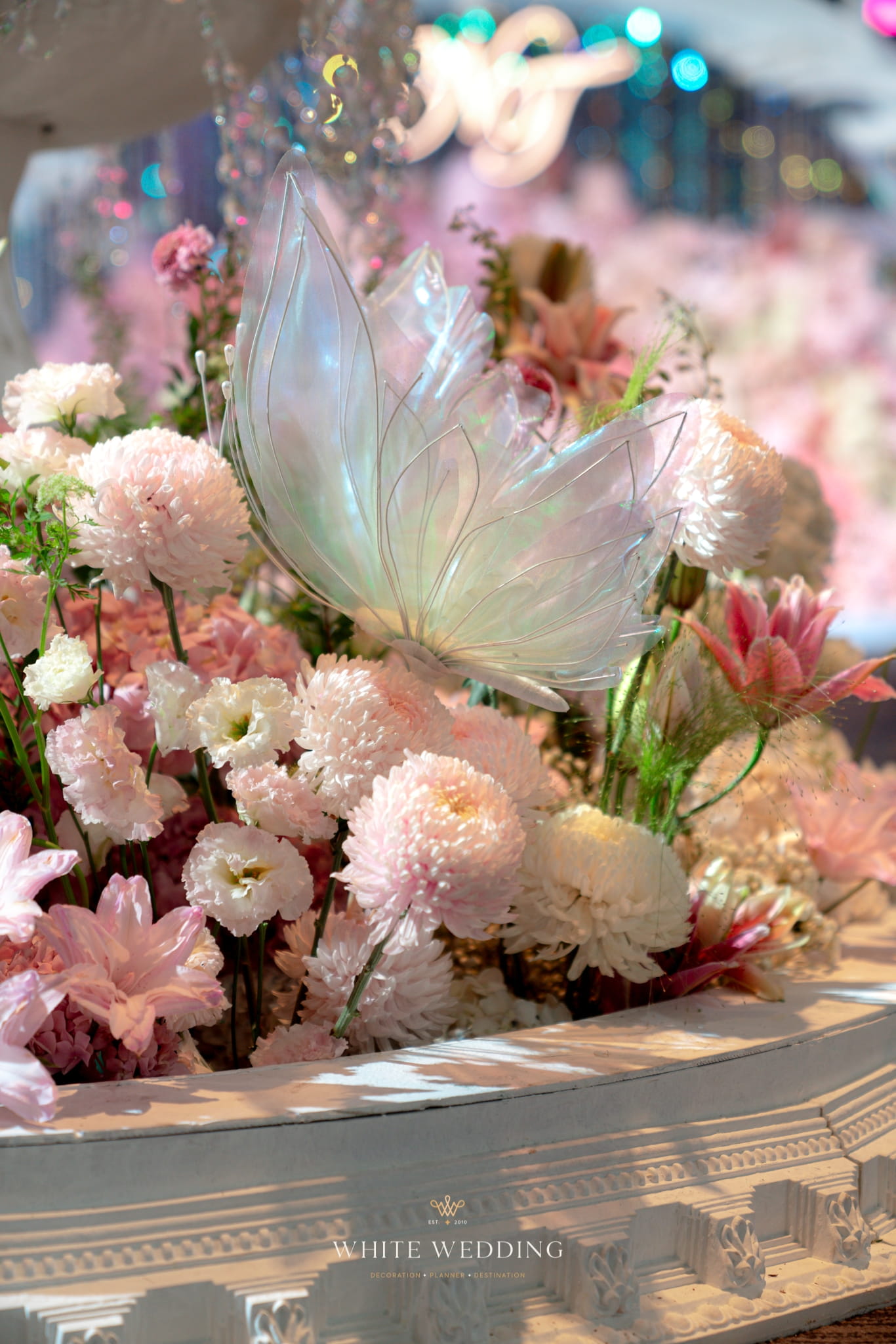 trang tri tiec cuoi floating to the heaven white wedding 42