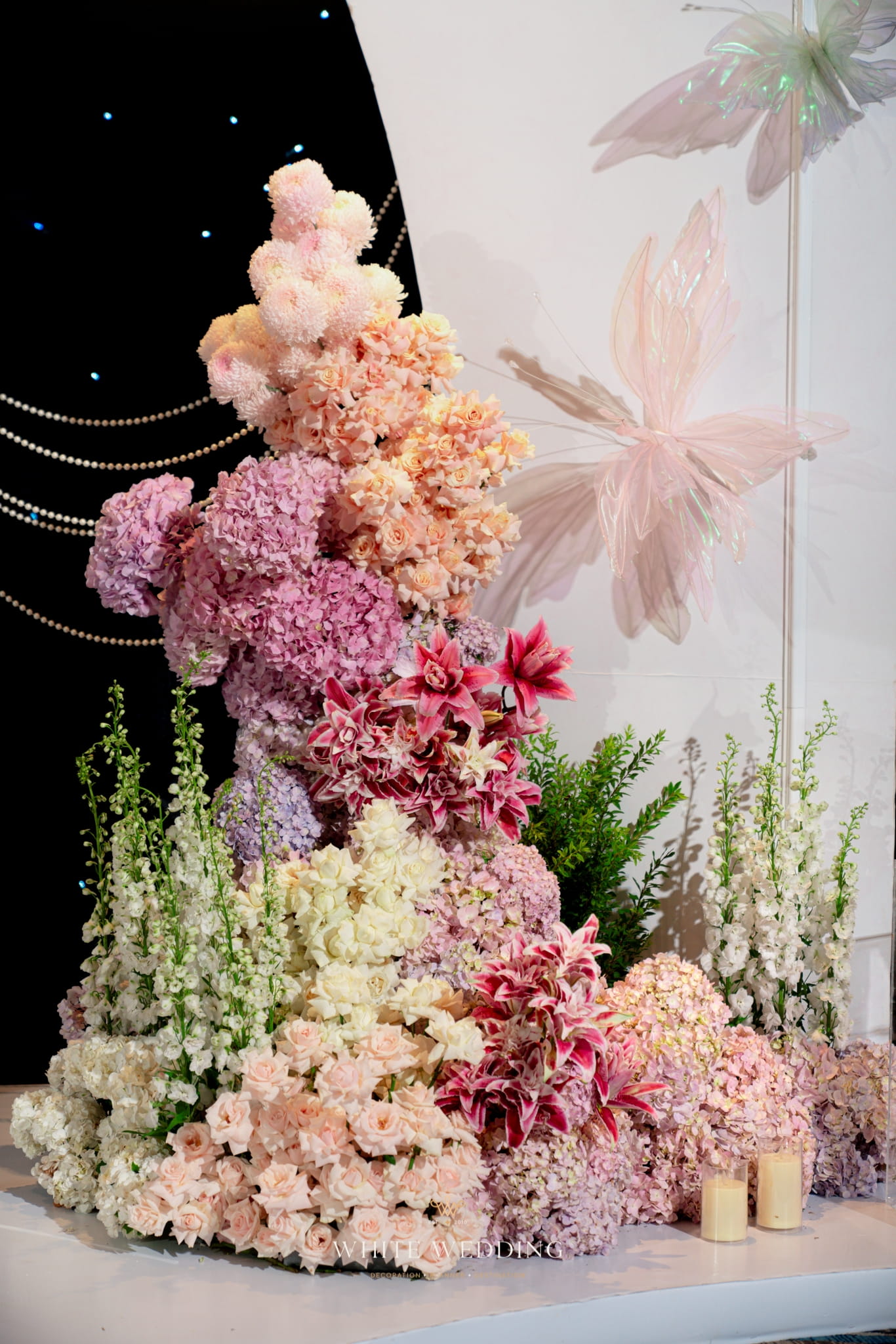 trang tri tiec cuoi floating to the heaven white wedding 49