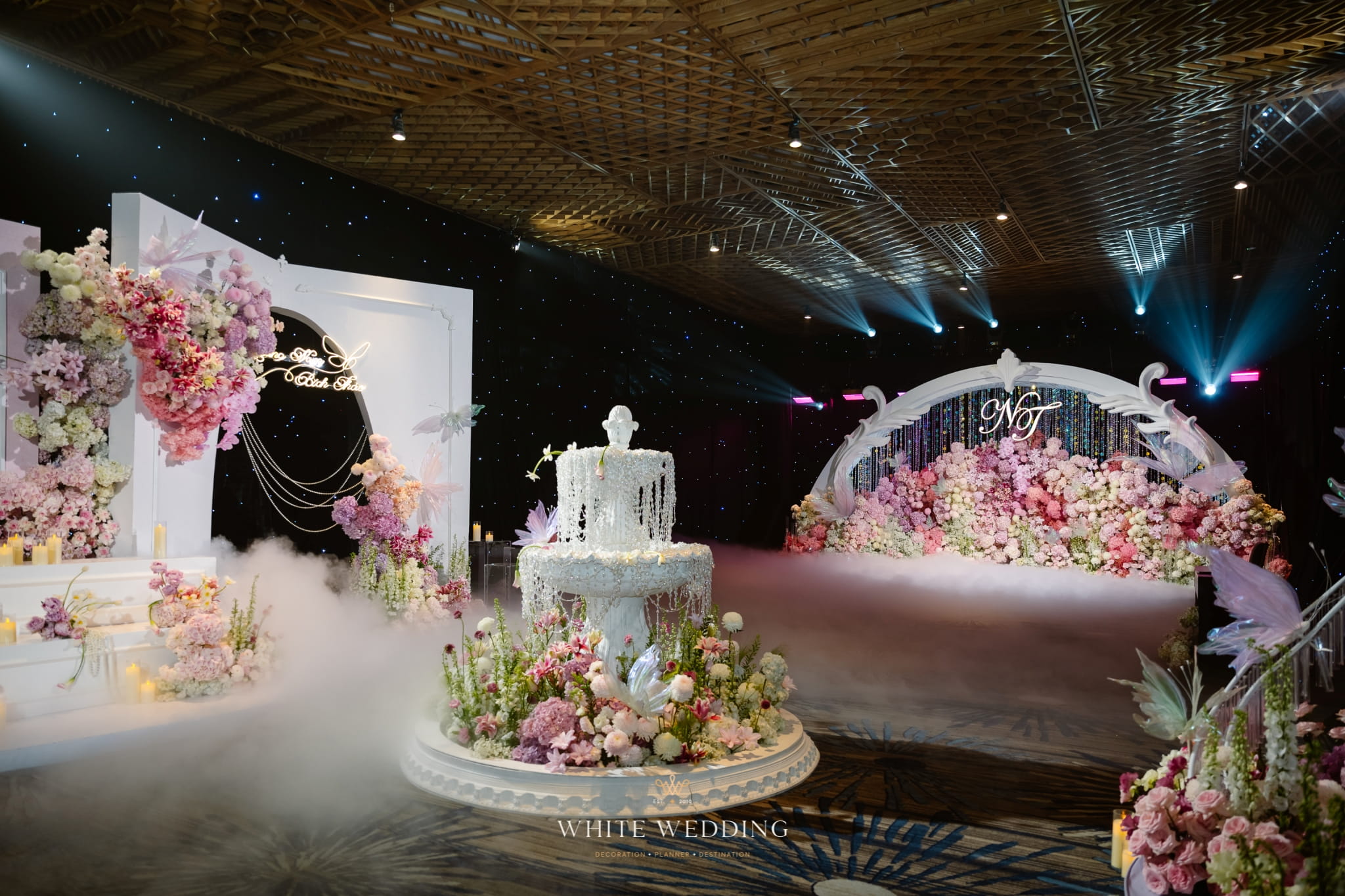 trang tri tiec cuoi floating to the heaven white wedding 7 1