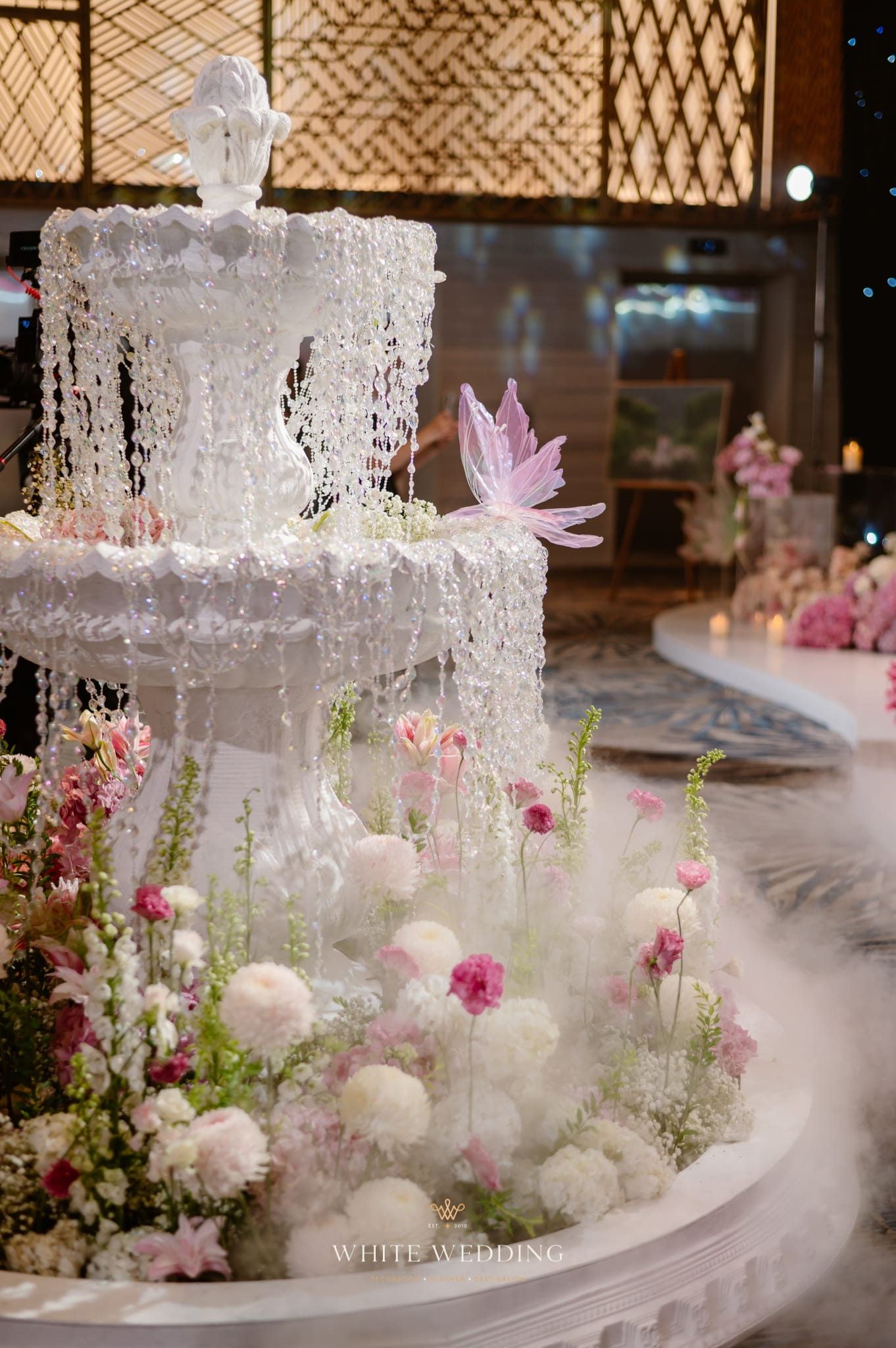 trang tri tiec cuoi floating to the heaven white wedding 82