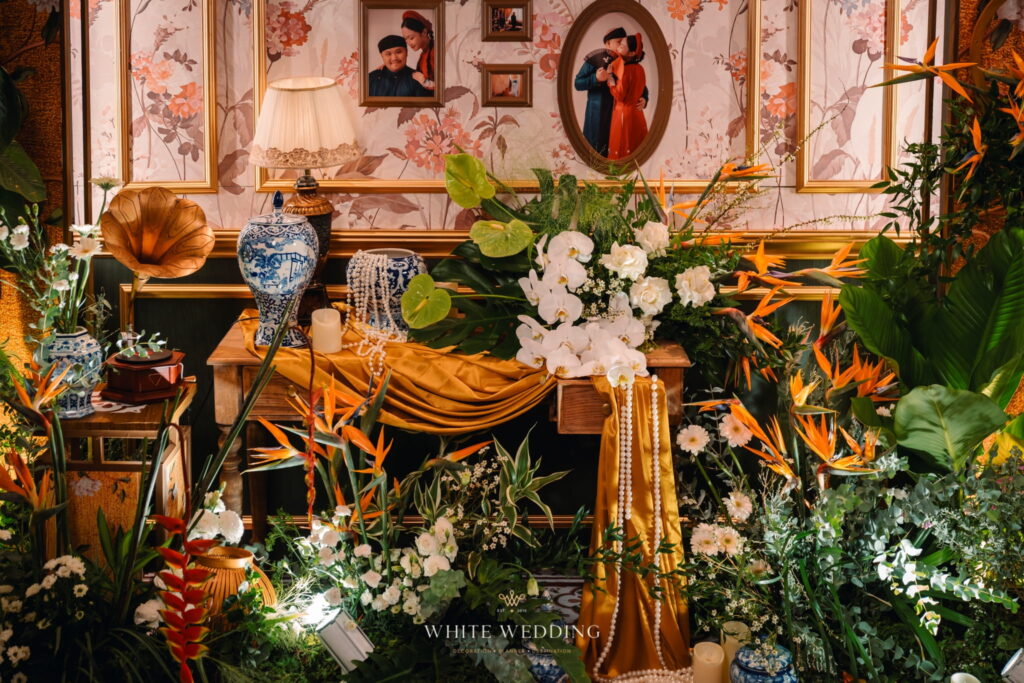 Trang trí lễ gia tiên Indochine: Hoa, vải lụa, đồng hồ cổ 3 trang tri tiec cuoi indochine royale white wedding 37