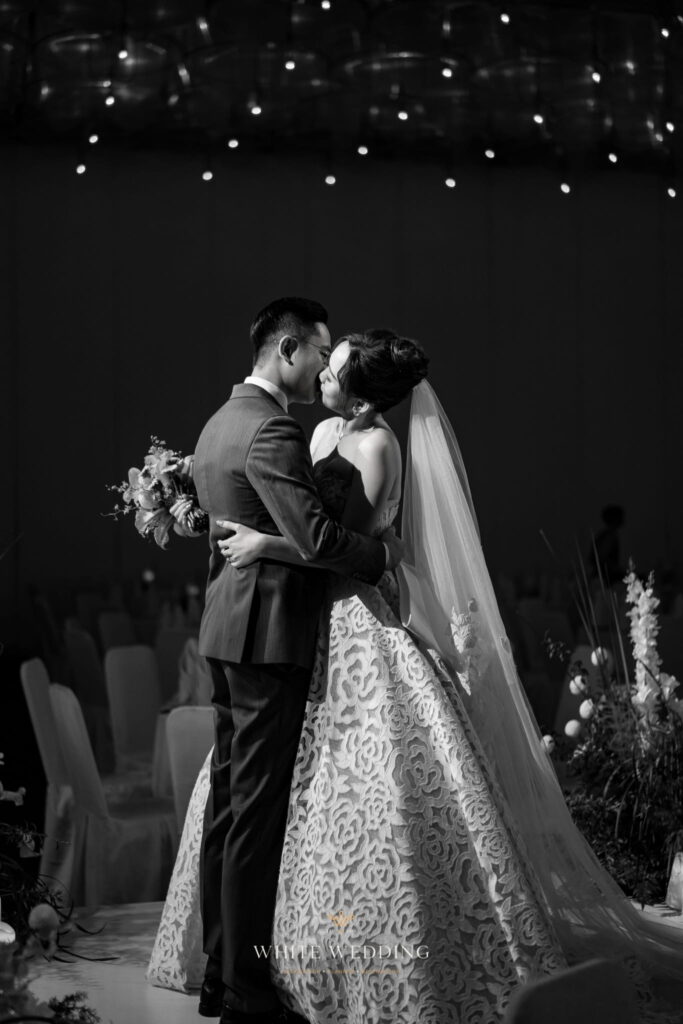 trang tri tiec cuoi ivory bloom white wedding 4 1