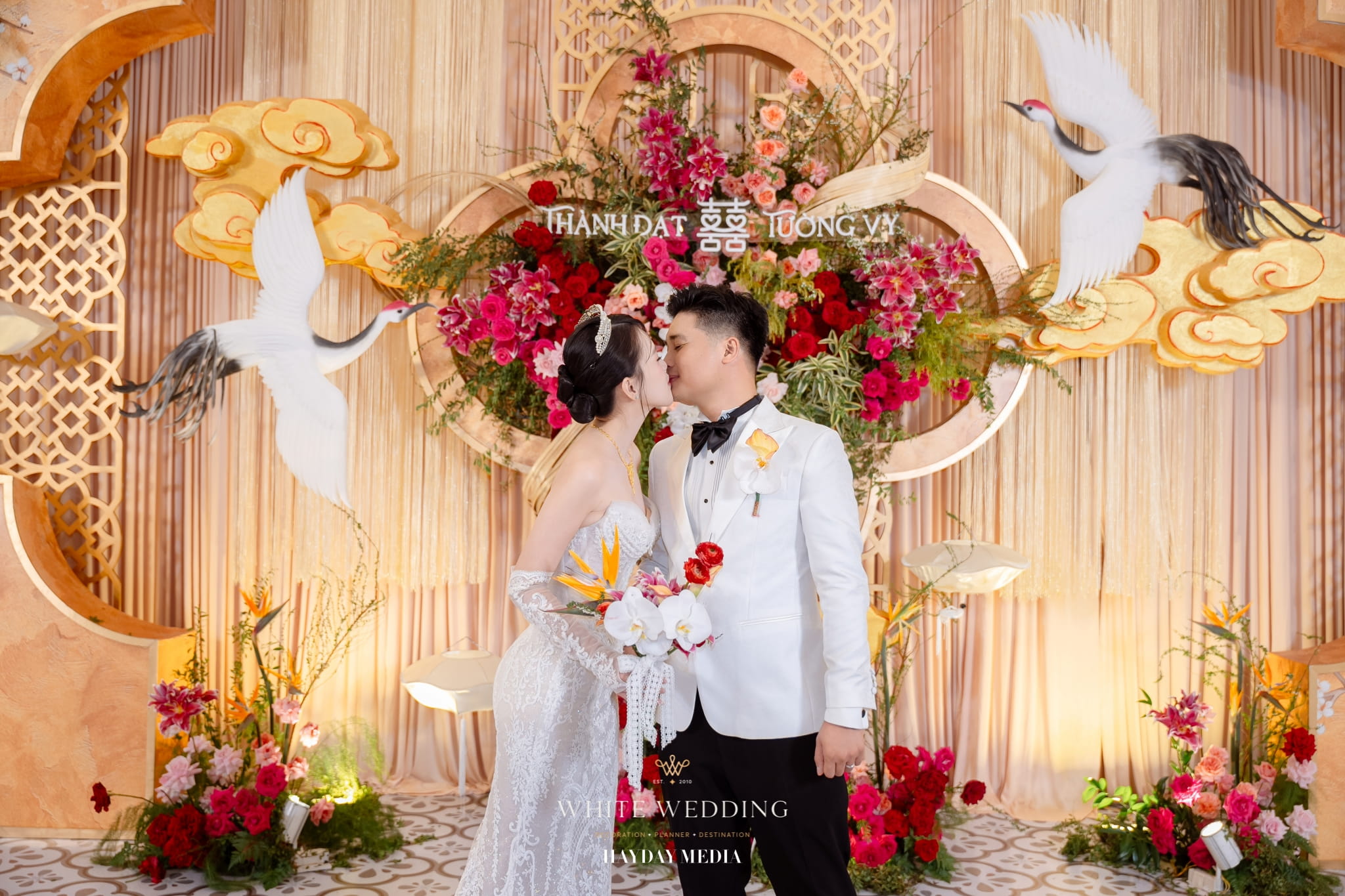 trang tri tiec cuoi ket duyen white wedding 24