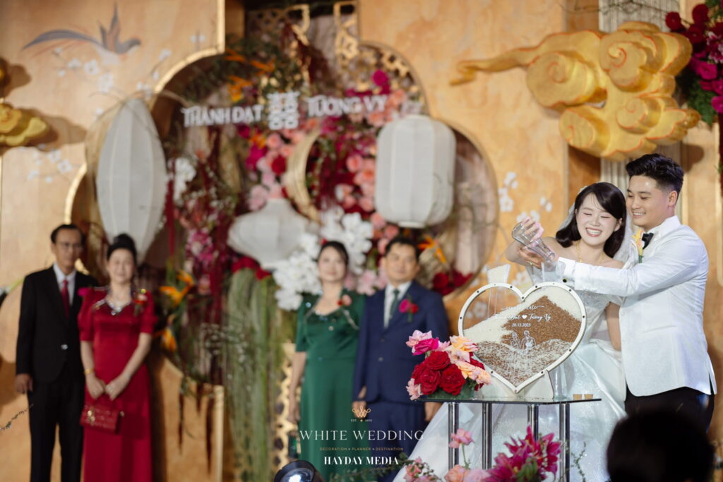 trang tri tiec cuoi ket duyen white wedding 31