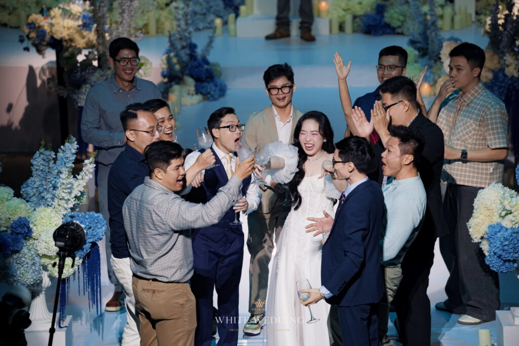 trang tri tiec cuoi love you at santorini white wedding 1 2