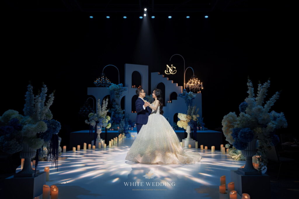 trang tri tiec cuoi love you at santorini white wedding 10 1