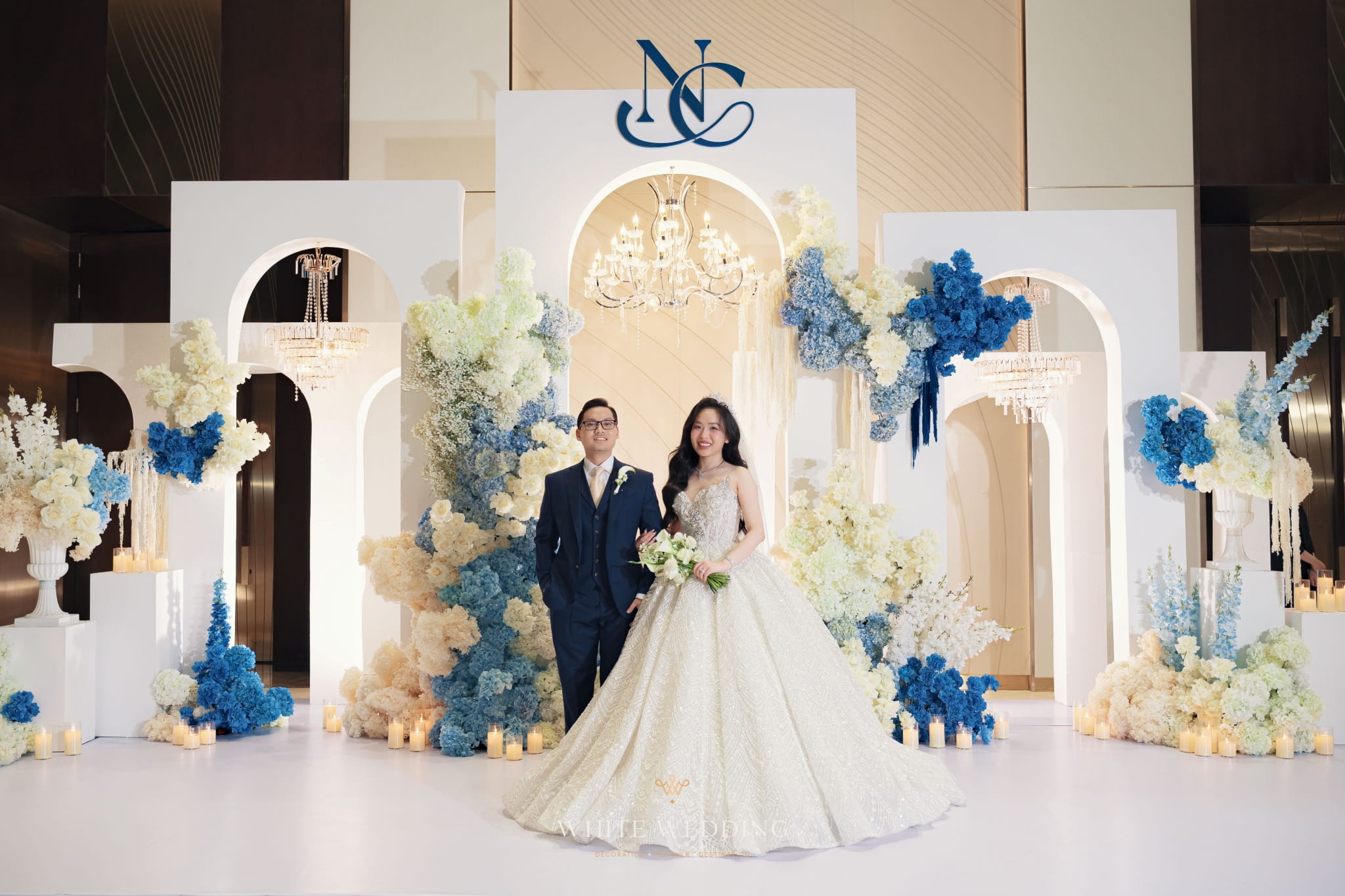 trang tri tiec cuoi love you at santorini white wedding 2 1