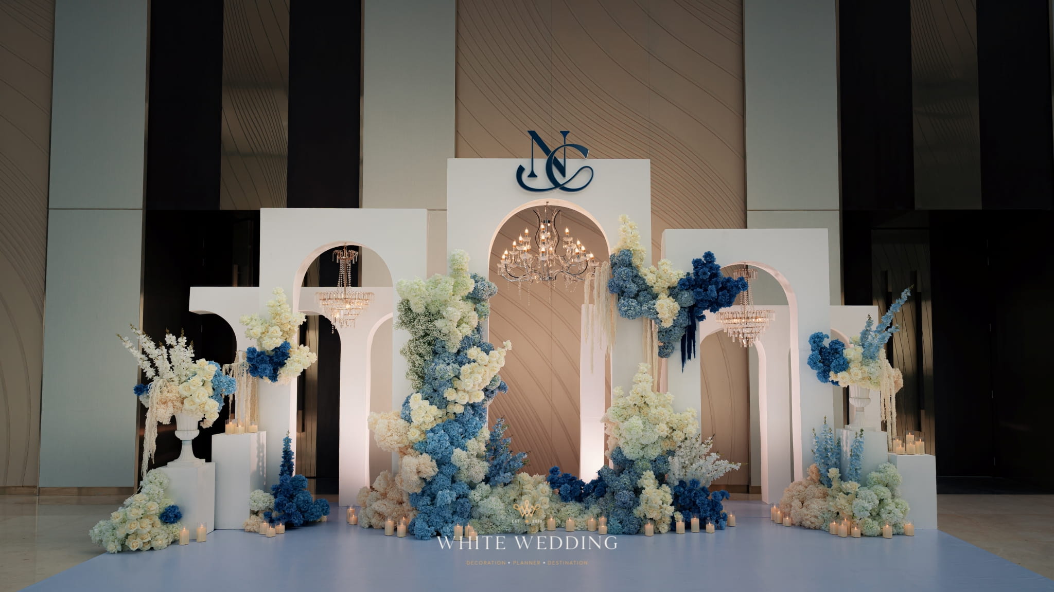 trang tri tiec cuoi love you at santorini white wedding 2