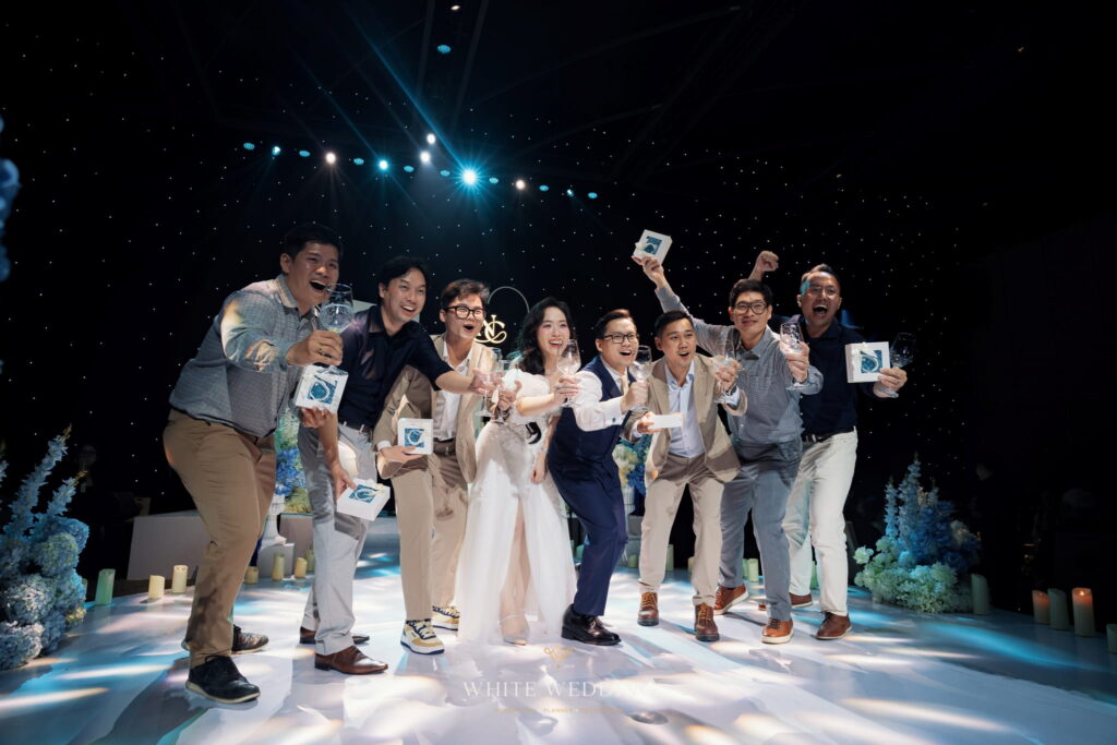 trang tri tiec cuoi love you at santorini white wedding 4 2