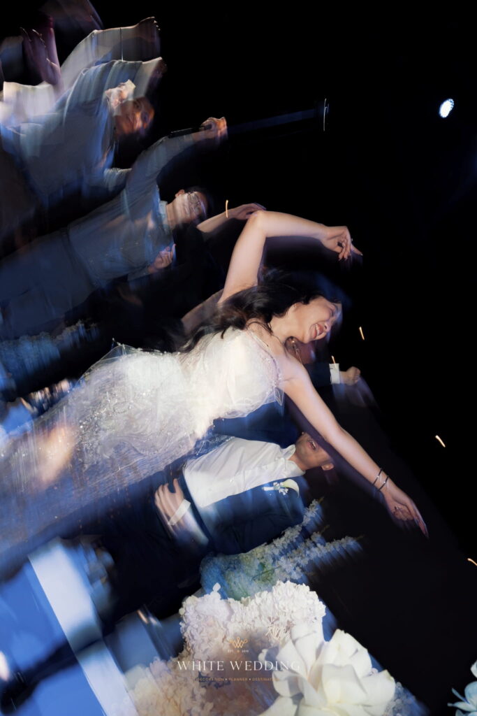 trang tri tiec cuoi love you at santorini white wedding 7 2