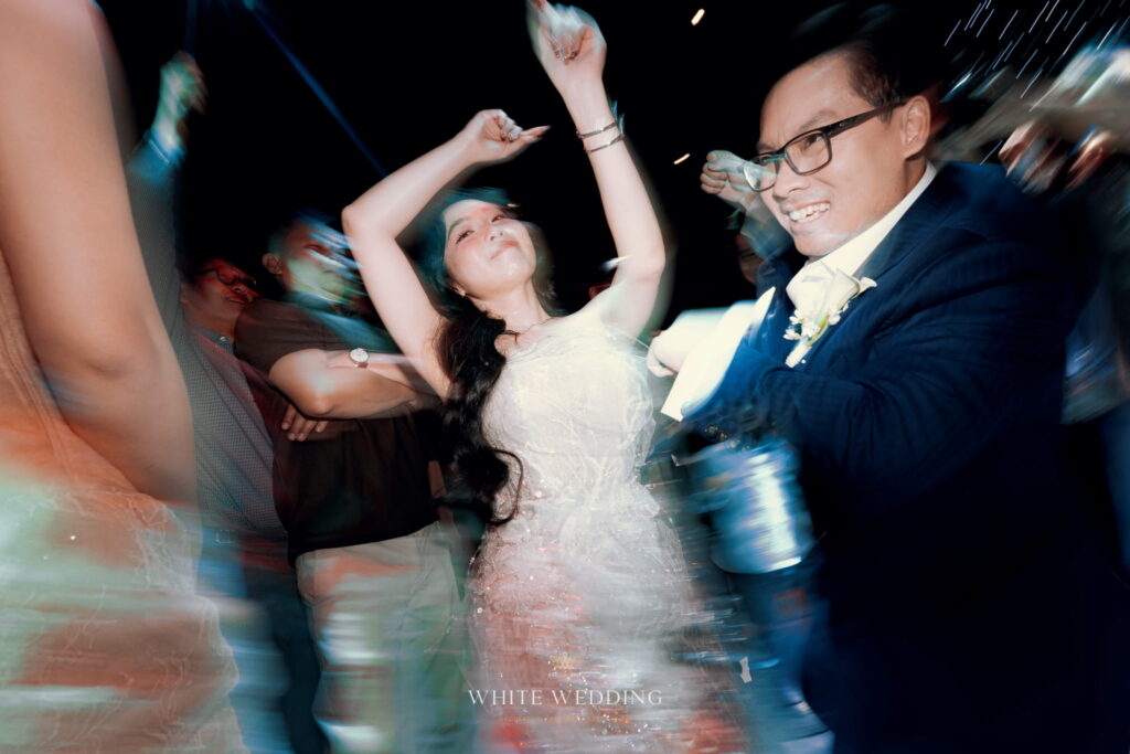 trang tri tiec cuoi love you at santorini white wedding 8 2