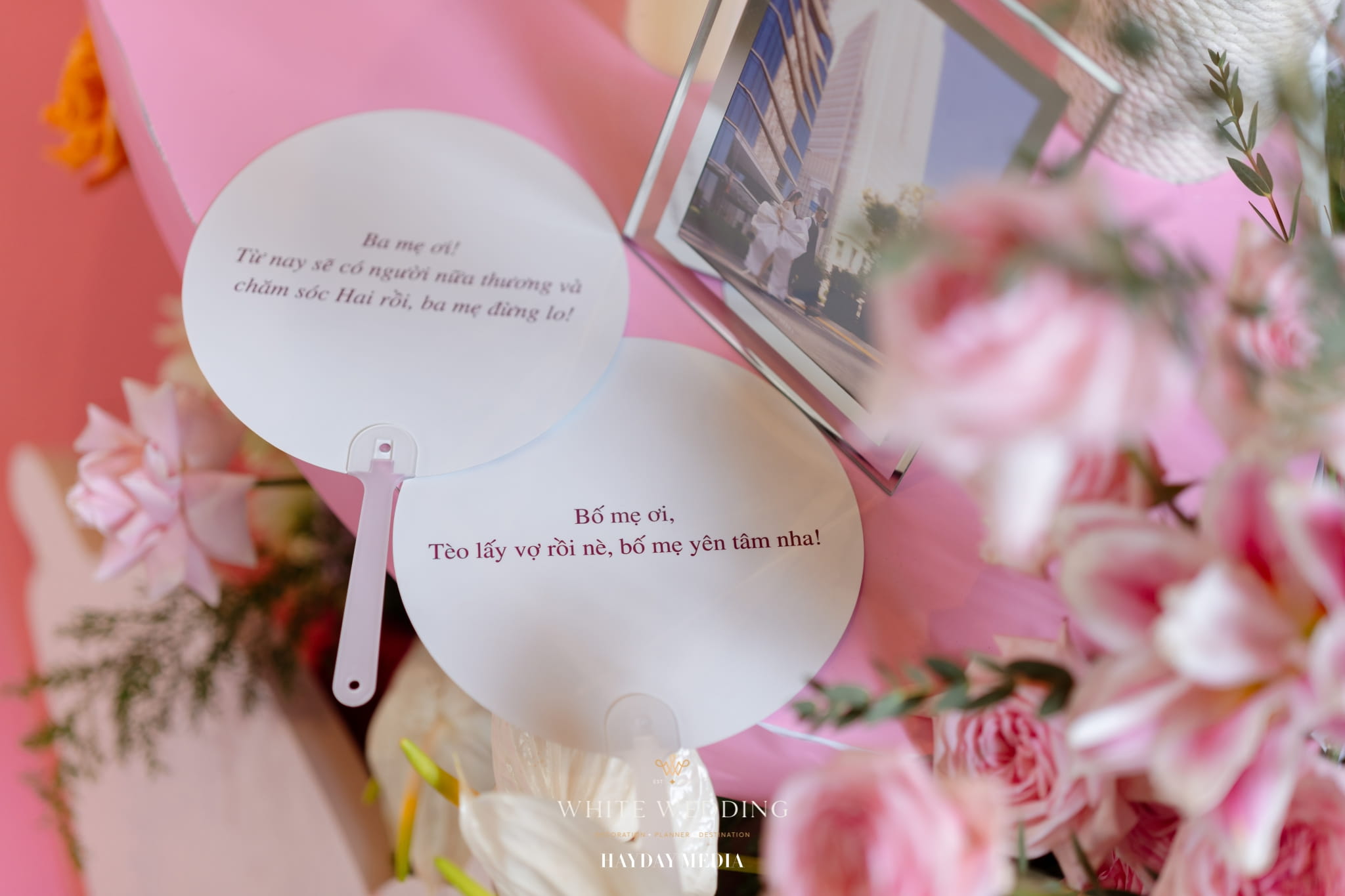 trang tri tiec cuoi no va meo white wedding 27