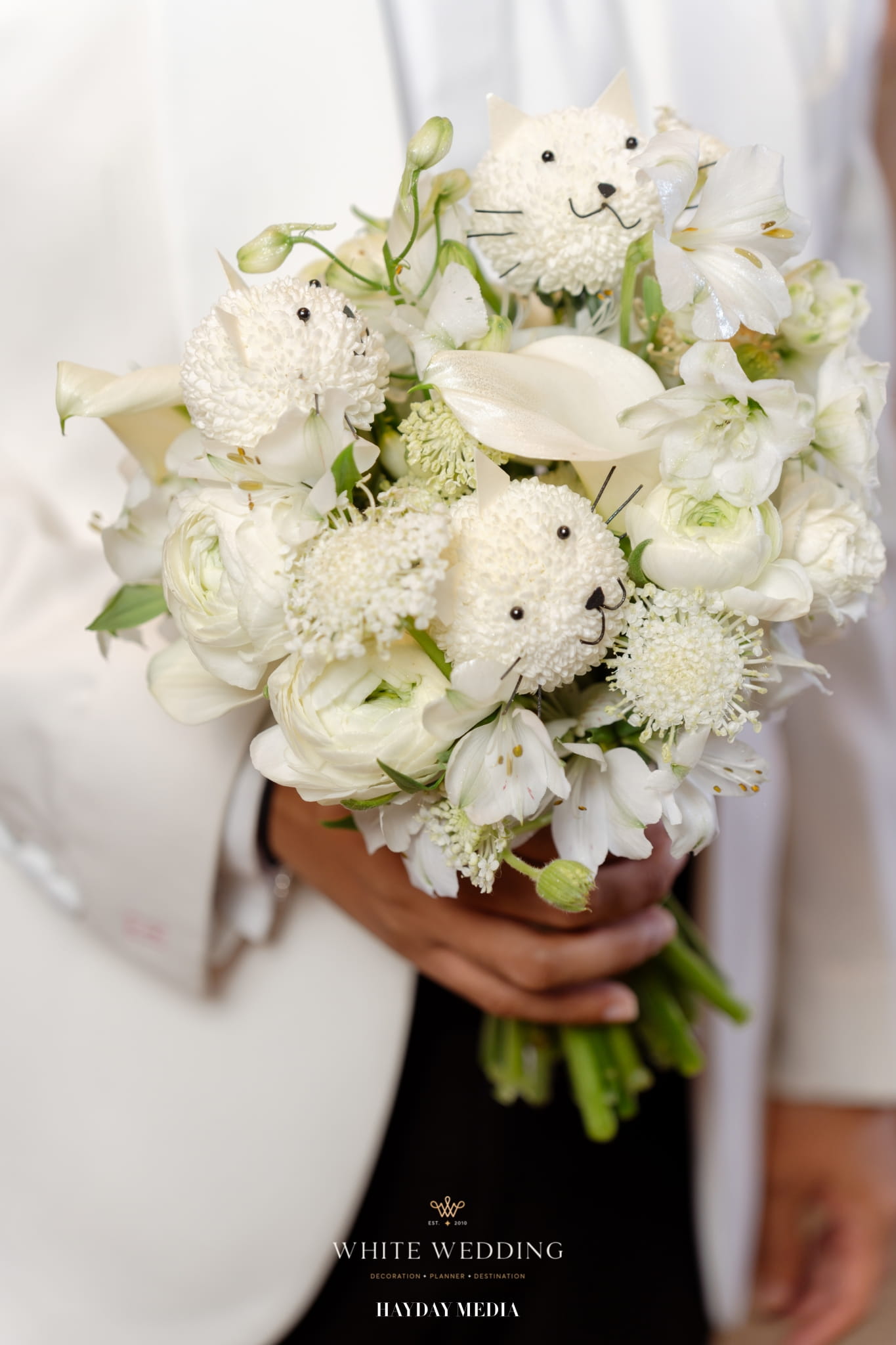 trang tri tiec cuoi no va meo white wedding 28