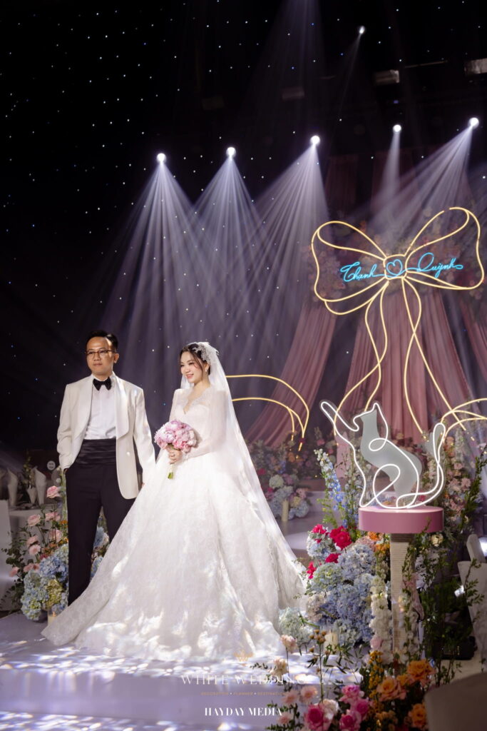 trang tri tiec cuoi no va meo white wedding 4 1