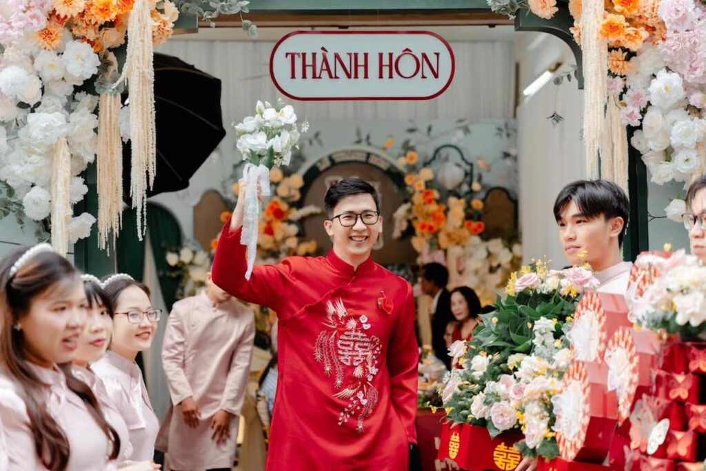 Nghi thức đám hỏi đúng chuẩn: Lễ vật, trình tự và chuẩn bị gì? 2 le thanh hon 1