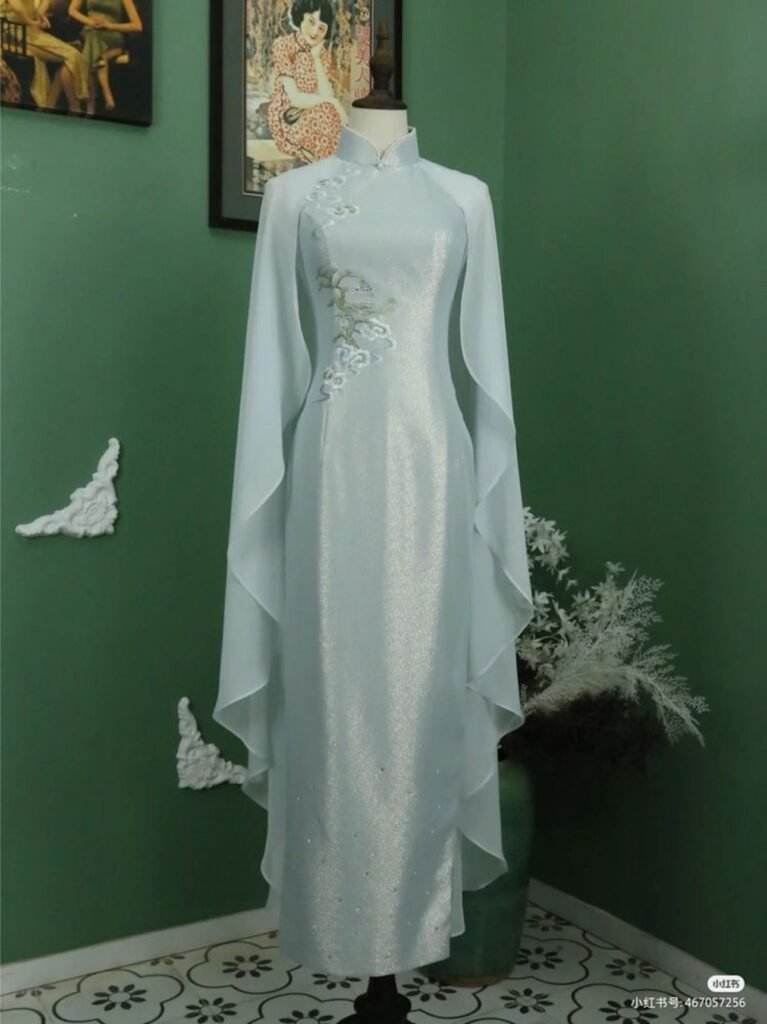 Áo Dài, Trang Sức, Makeup Cho Mẹ Cô Dâu: Gợi Ý Cách Phối Đẹp 1 me co dau 9